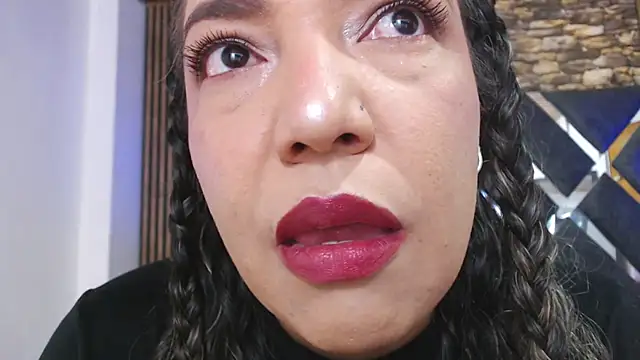 marie hss online show from 12-18-25, 06:23