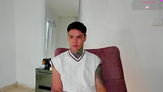 Jordyrodriiguez online show from 10-14-25, 01:12