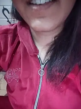 Snapshot of Bittu-rani chatting on 02-19-25, 06:33 Bittu-rani online show from 02-19-25, 06:33