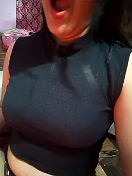 Snapshot of Bittu-rani chatting on 01-18-25, 03:27 Bittu-rani online show from 01-18-25, 03:27