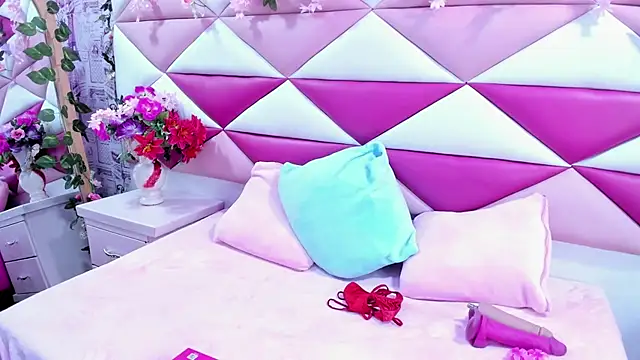 MariaClay online show from 10-14-25, 11:55