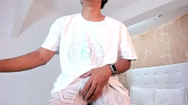 ANGEL NICOLAS online show from 01-17-25, 08:33