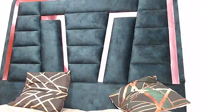 DiannellaforYou online show from 02-22-26, 01:41