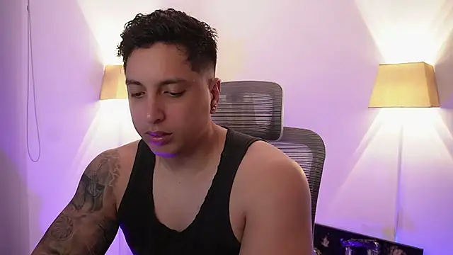 Snapshot of appolo_allen chatting on 06-21-26, 05:13 appolo allen online show from 06-21-26, 05:13