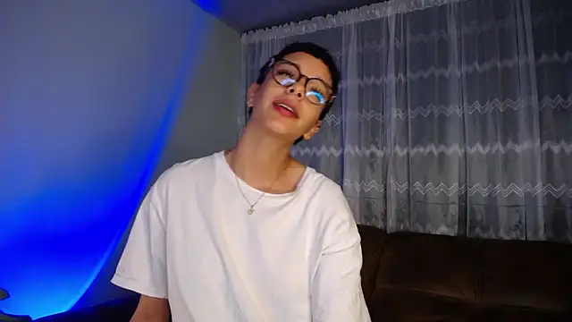 Snapshot of peyton_golden1 chatting on 01-27-25, 05:25 peyton golden1 online show from 01-27-25, 05:25