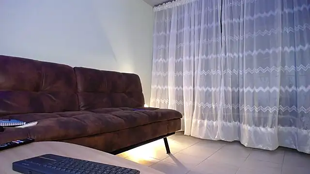 Snapshot of peyton_golden1 chatting on 02-16-25, 03:58 peyton golden1 online show from 02-16-25, 03:58