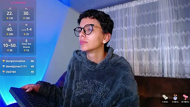 Snapshot of peyton_golden1 chatting on 03-06-25, 07:25 peyton golden1 online show from 03-06-25, 07:25