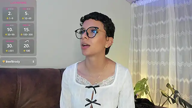 Snapshot of peyton_golden1 chatting on 02-08-25, 07:15 peyton golden1 online show from 02-08-25, 07:15