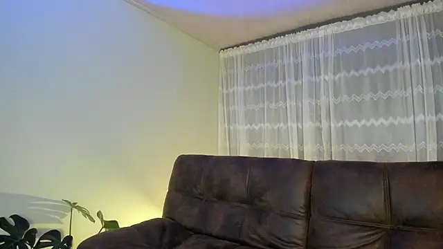 Snapshot of peyton_golden1 chatting on 02-09-25, 04:14 peyton golden1 online show from 02-09-25, 04:14