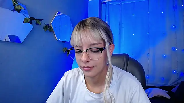 peyton golden1 online show from 11-12-25, 03:32