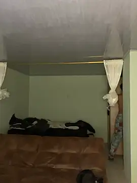 Snapshot of peyton_golden1 chatting on 01-24-25, 05:21 peyton golden1 online show from 01-24-25, 05:21