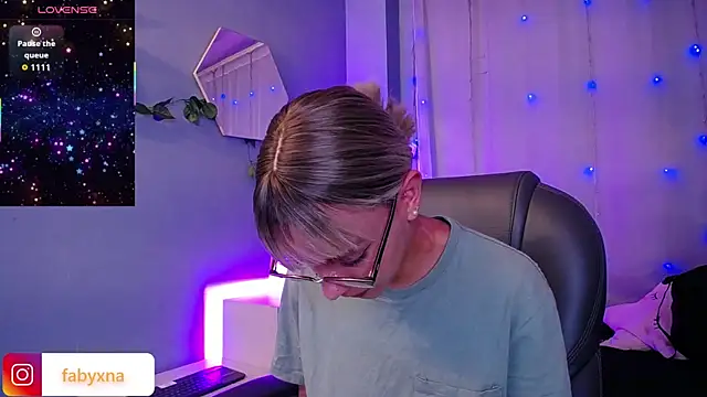 peyton golden1 online show from 10-31-25, 03:25