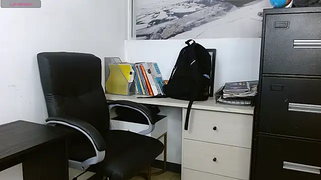 peyton golden1 online show from 11-20-25, 03:29