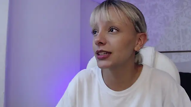 peyton golden1 online show from 12-04-25, 03:27