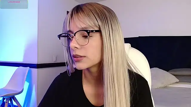 peyton golden1 online show from 03-19-26, 03:28