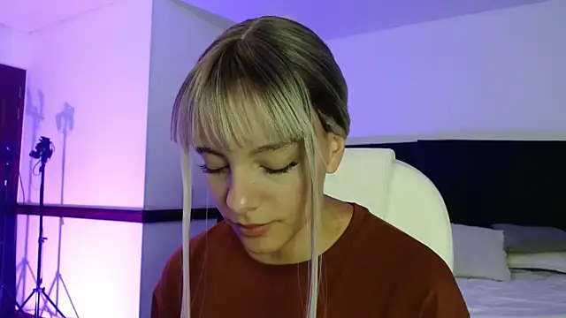 peyton golden1 online show from 02-23-26, 03:08