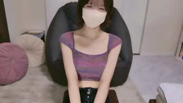 Snapshot of TsukasaSakai chatting on 10-04-25, 03:46 TsukasaSakai online show from 10-04-25, 03:46