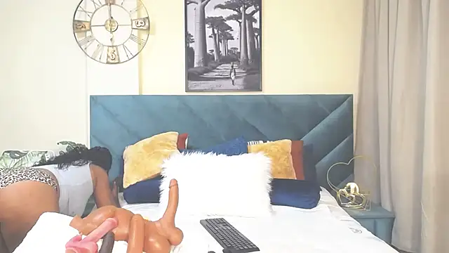 BubbleAngel online show from 10-02-25, 04:21