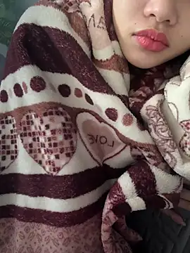 Snapshot of Wettpussyxx chatting on 12-19-25, 02:26 Wettpussyxx online show from 12-19-25, 02:26