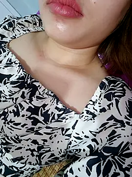 Snapshot of Wettpussyxx chatting on 09-23-25, 05:47 Wettpussyxx online show from 09-23-25, 05:47