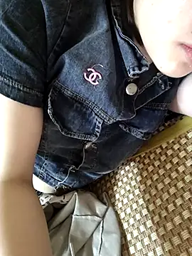 Snapshot of Wettpussyxx chatting on 09-19-25, 04:05 Wettpussyxx online show from 09-19-25, 04:05