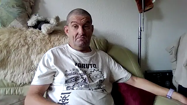 Snapshot of Lutzi1 chatting on 10-15-25, 12:35 Lutzi1 online show from 10-15-25, 12:35