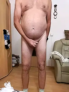 Snapshot of Lutzi1 chatting on 10-04-25, 07:15 Lutzi1 online show from 10-04-25, 07:15