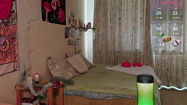 LisaCase online show from 10-16-25, 03:04