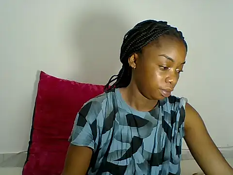 PrettyPrincess14 online show from 10-09-25, 12:33