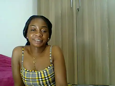 PrettyPrincess14 online show from 10-19-25, 07:38