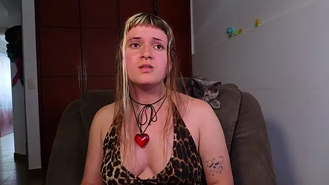 NEXT DOOR GIRL  online show from 03-13-26, 09:53