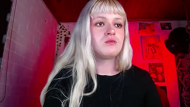 NEXT DOOR GIRL  online show from 02-20-25, 03:34