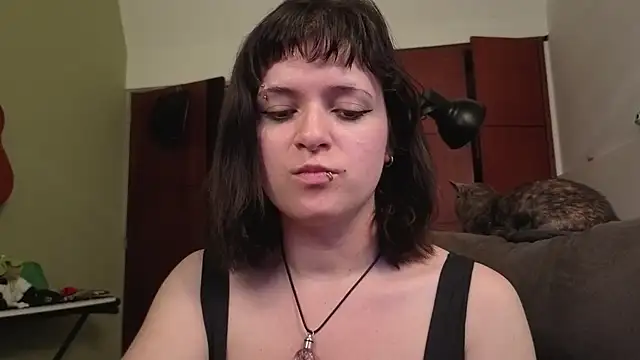 NEXT DOOR GIRL  online show from 05-07-26, 10:35