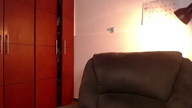 NEXT DOOR GIRL  online show from 11-06-25, 10:25