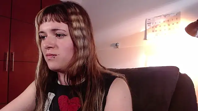 NEXT DOOR GIRL  online show from 11-10-25, 09:42