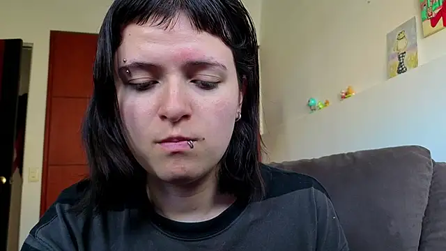 NEXT DOOR GIRL  online show from 04-12-26, 12:52