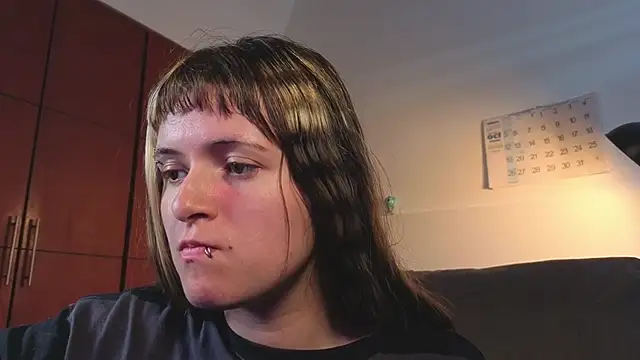 NEXT DOOR GIRL  online show from 10-31-25, 02:35