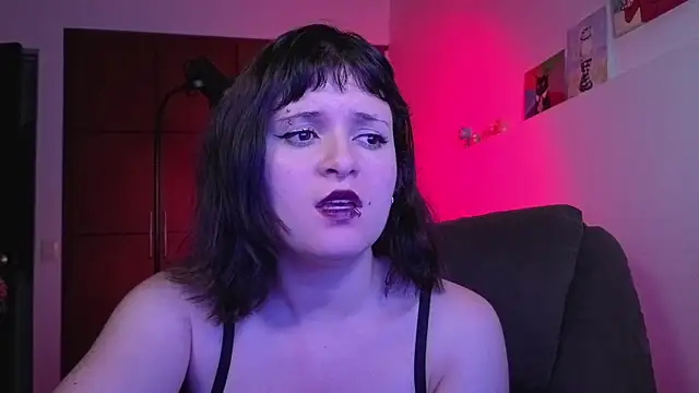 NEXT DOOR GIRL  online show from 05-12-26, 10:49