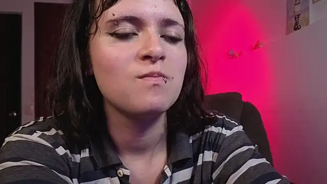 NEXT DOOR GIRL  online show from 04-28-26, 10:25
