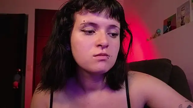 NEXT DOOR GIRL  online show from 05-26-26, 10:52