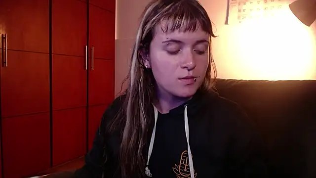 NEXT DOOR GIRL  online show from 11-15-25, 10:25