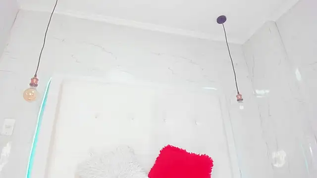 Snapshot of emilyadams0 chatting on 10-04-25, 10:55 emilyadams0 online show from 10-04-25, 10:55
