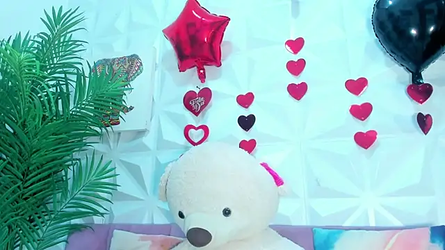 Snapshot of Briyit_Doll chatting on 03-26-26, 04:00 Briyit Doll online show from 03-26-26, 04:00