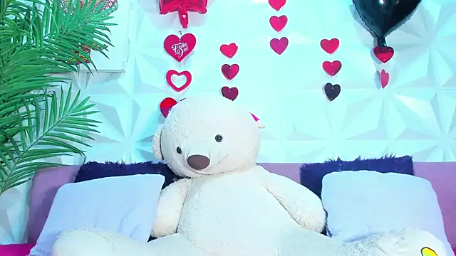 Snapshot of Briyit_Doll chatting on 03-27-26, 03:15 Briyit Doll online show from 03-27-26, 03:15