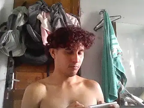 Snapshot of pedrodavid_ chatting on 01-29-25, 07:32 pedrodavid online show from 01-29-25, 07:32