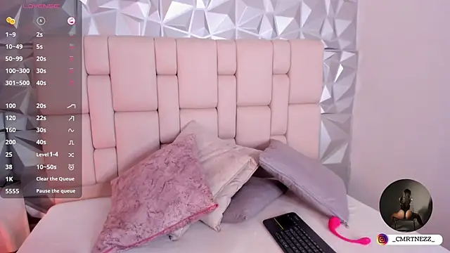 Caro martinezz online show from 10-15-25, 11:51