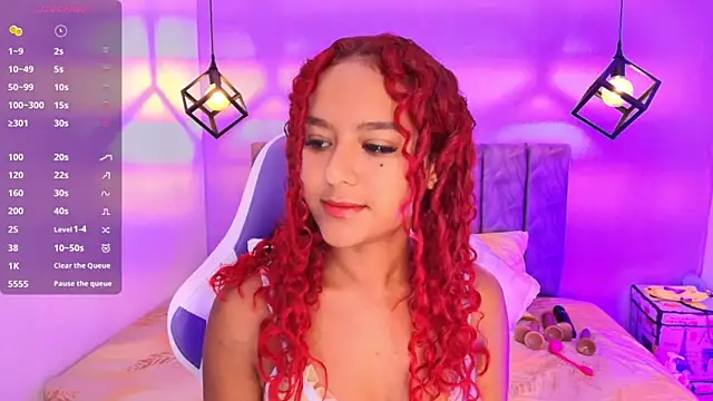 Snapshot of Sophiee_Velvet chatting on 10-13-25, 03:24 Sophiee Velvet online show from 10-13-25, 03:24