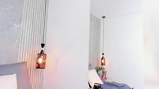 Snapshot of Sophiee_Velvet chatting on 03-17-25, 12:25 Sophiee Velvet online show from 03-17-25, 12:25