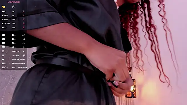 Snapshot of Sophiee_Velvet chatting on 02-26-25, 11:32 Sophiee Velvet online show from 02-26-25, 11:32