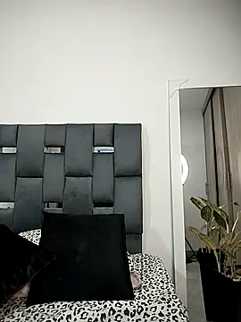 NiaSoler online show from 10-07-25, 11:22